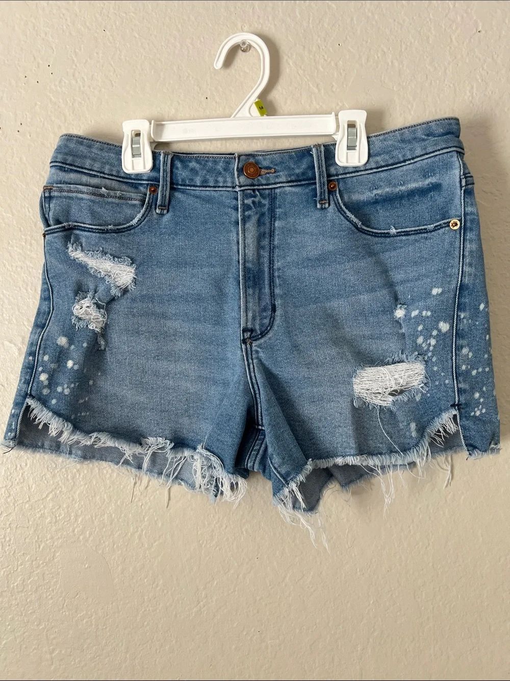 EUC ABERCROMBIE & FITCH Distressed Light Blue Denim Shorts Raw Hem Size 12